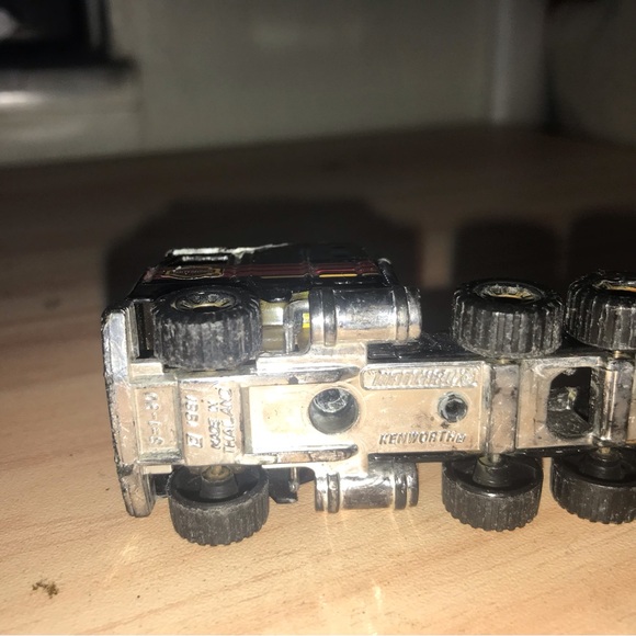 Matchbox 1981 Harley Davidson Road Riders Kenworth K100 Cabover Semi Tractor - Picture 5 of 5